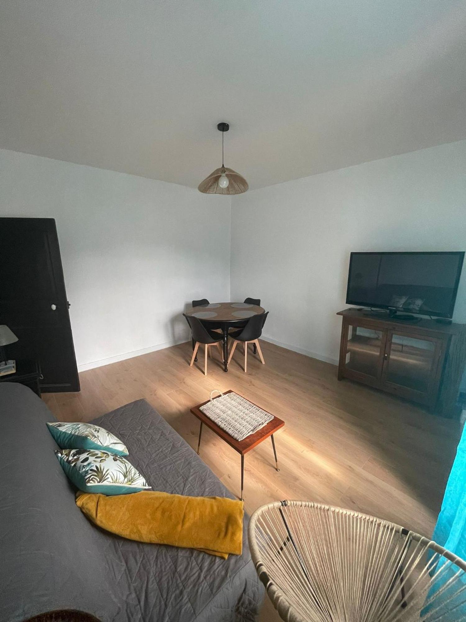 Charmant Appartement Au Paradis Romagnat Buitenkant foto